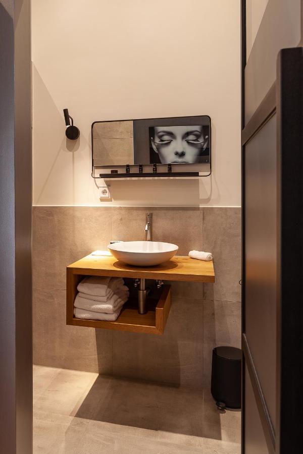 Hotel Julien 's-Hertogenbosch  Bagian luar foto